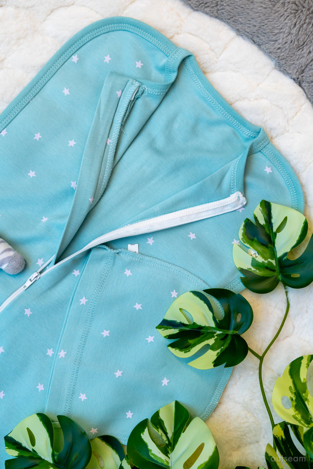 Outseam Newborn Sleep Cocoon Mint — detail view 3